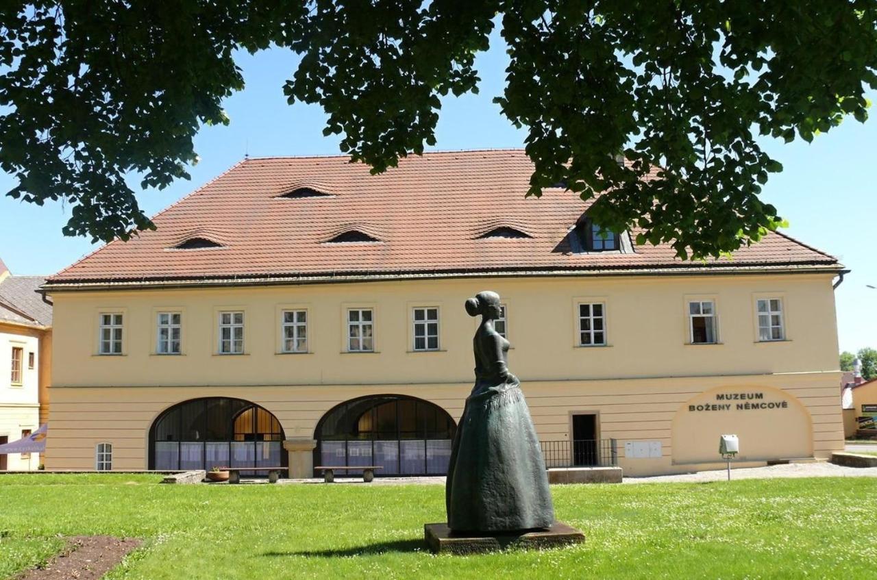 Penzion U Pesiku Červený Kostelec Extérieur photo