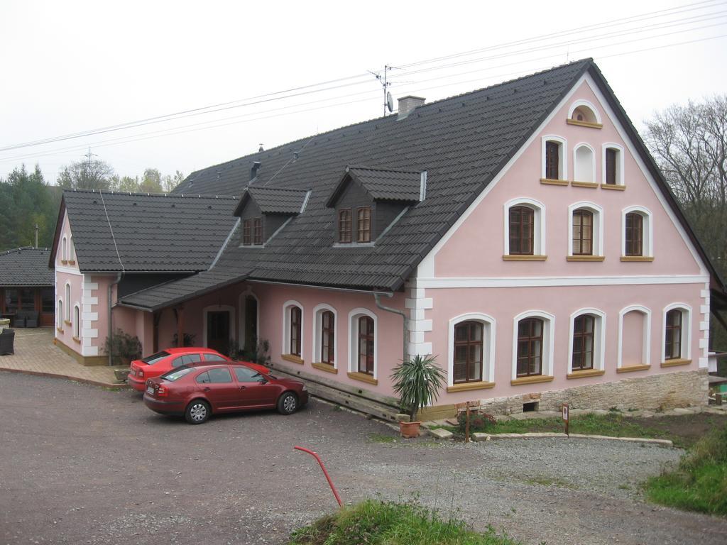 Penzion U Pesiku Červený Kostelec Extérieur photo
